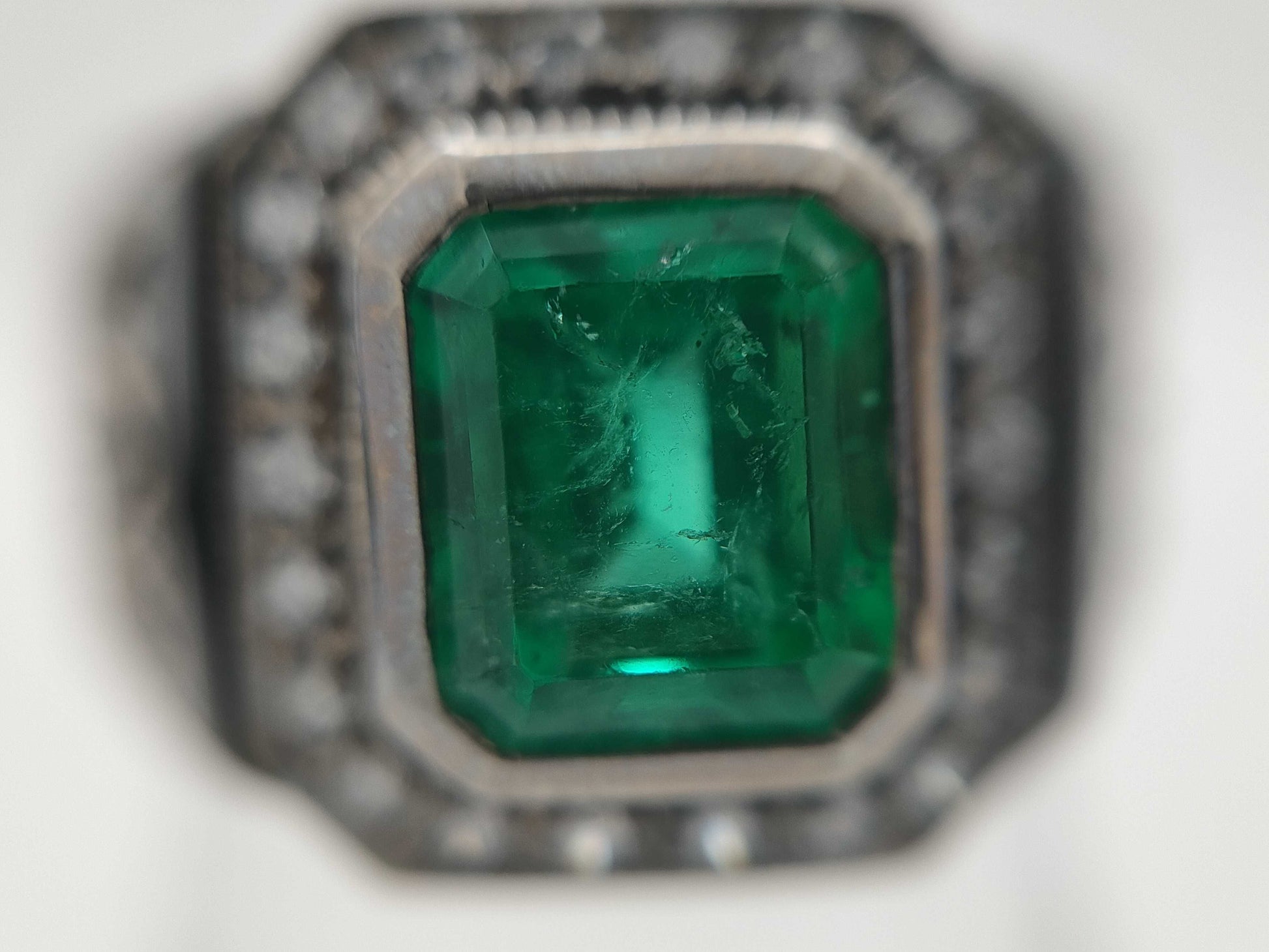 E2.80ct Colored Stone D0.40ct 750 14.7g Ring 