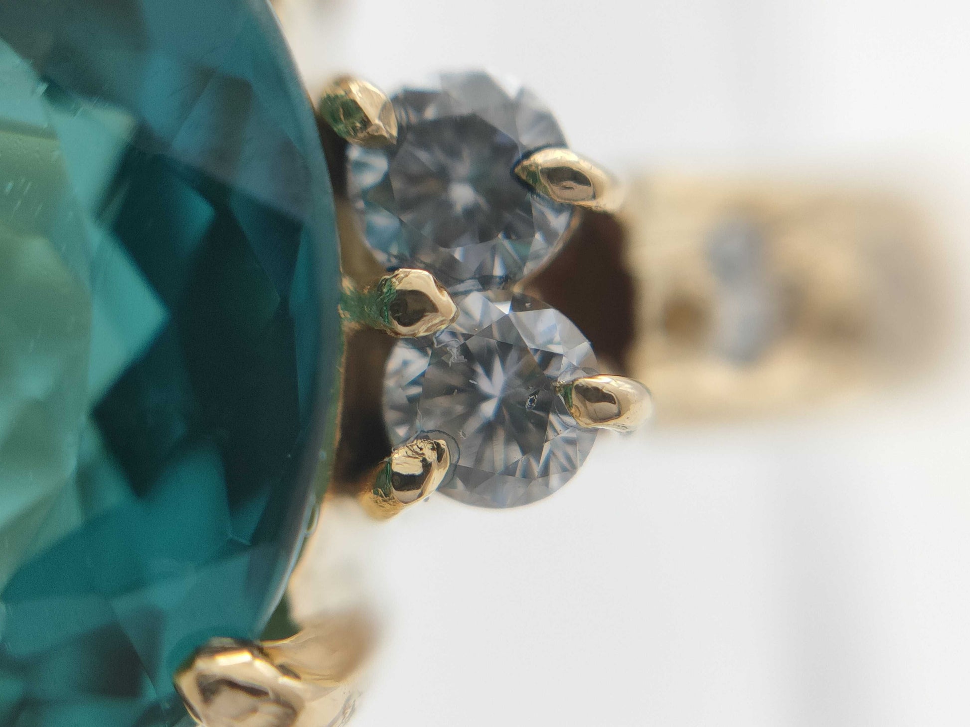 Colored Stone 2.36ct D0.4ct K18 4.6g Ring 