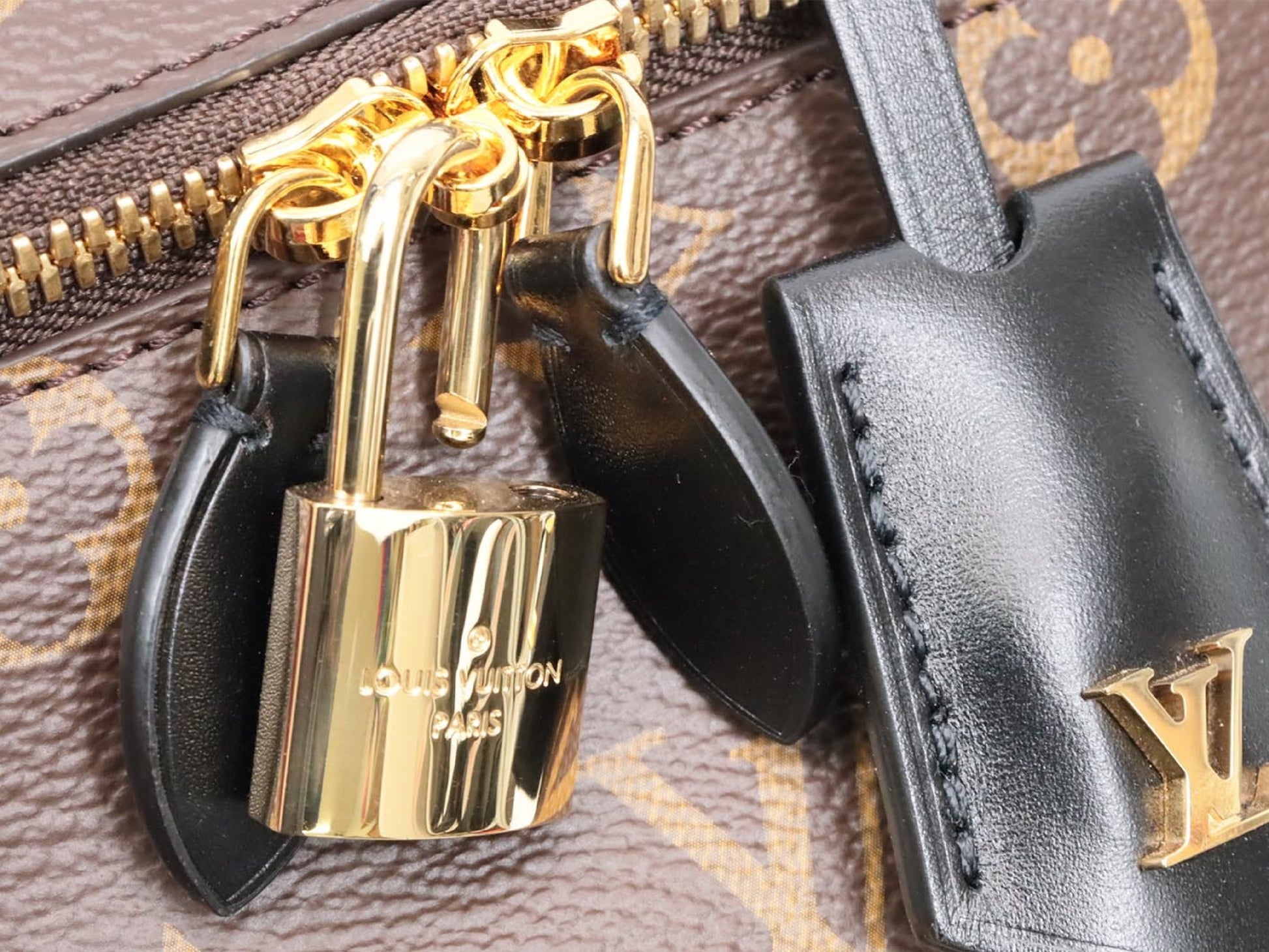 LOUIS VUITTON Monogram Reverse Vanity NV M45165 Shoulder Bag