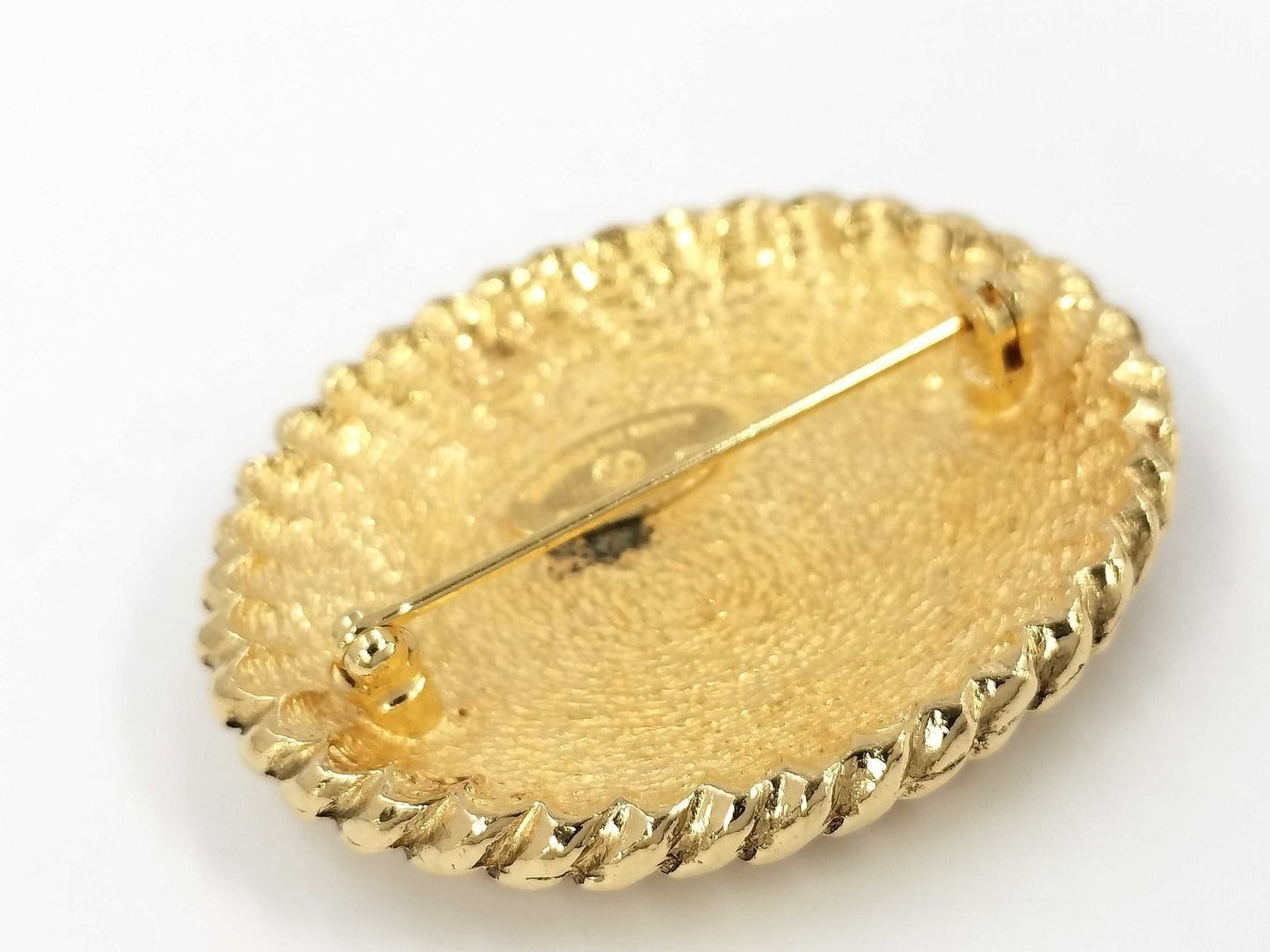 CHANEL CHANEL Vintage Classic Brooch