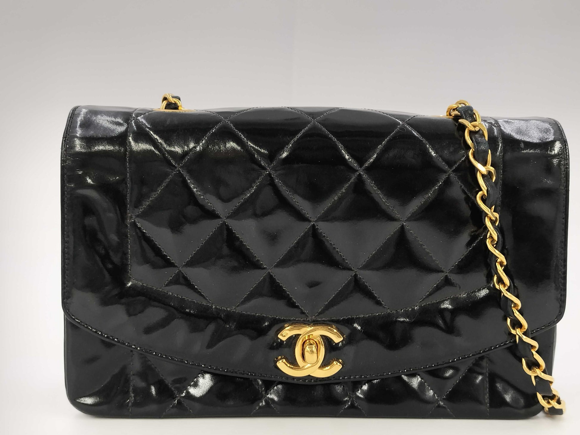 CHANEL CHANEL Diana enamel shoulder bag