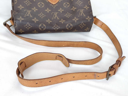 LOUIS VUITTON Monogram Monogram Suncrow GM M51242 Shoulder Bag