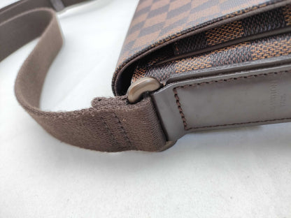 LOUIS VUITTON Damier District Shoulder Bag