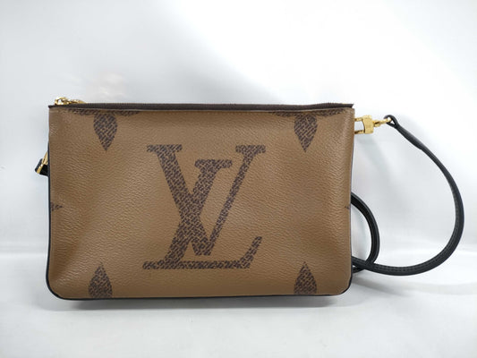 LOUIS VUITTON Pochette Double Zip M69203 Shoulder Bag