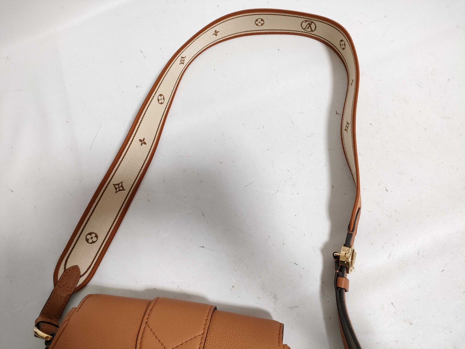 LOUIS VUITTON Tryon Leather M58968 Pont Neuf Soft MM NFC Shoulder Bag