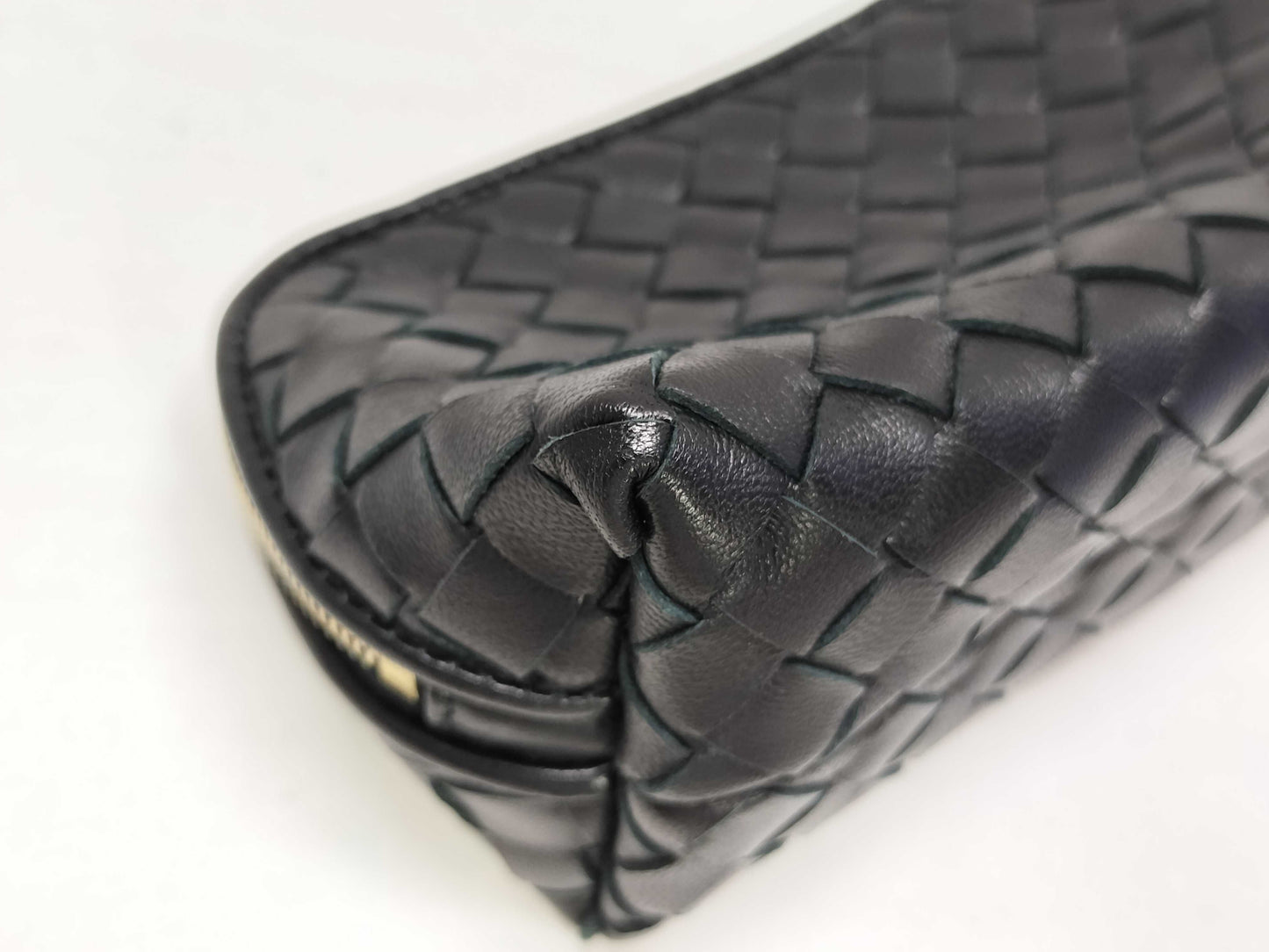 BOTTEGA VENETA Intrecciato Bottega Veneta Pouch Black Pouch