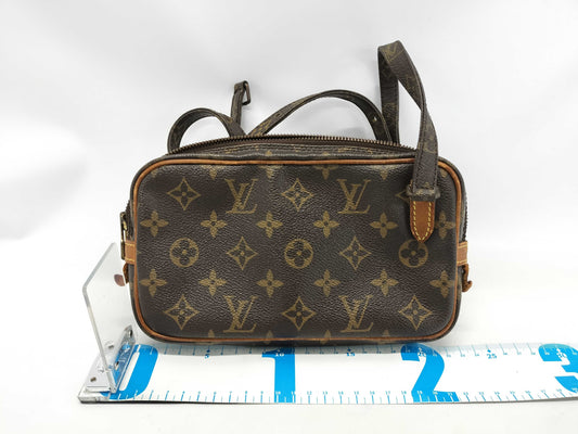 LOUIS VUITTON LV Pochette Monogram Shoulder Bag