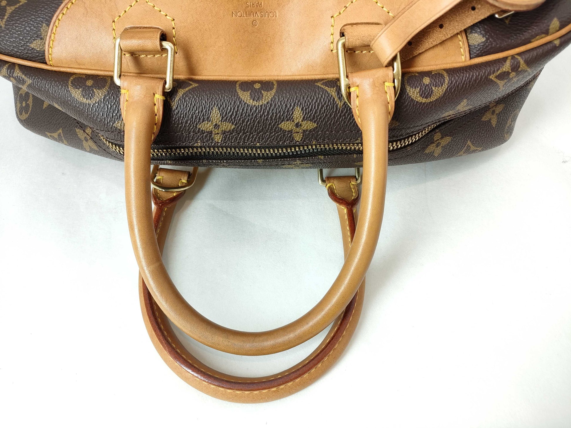 LOUIS VUITTON Monogram Vuitton Bag Handbag