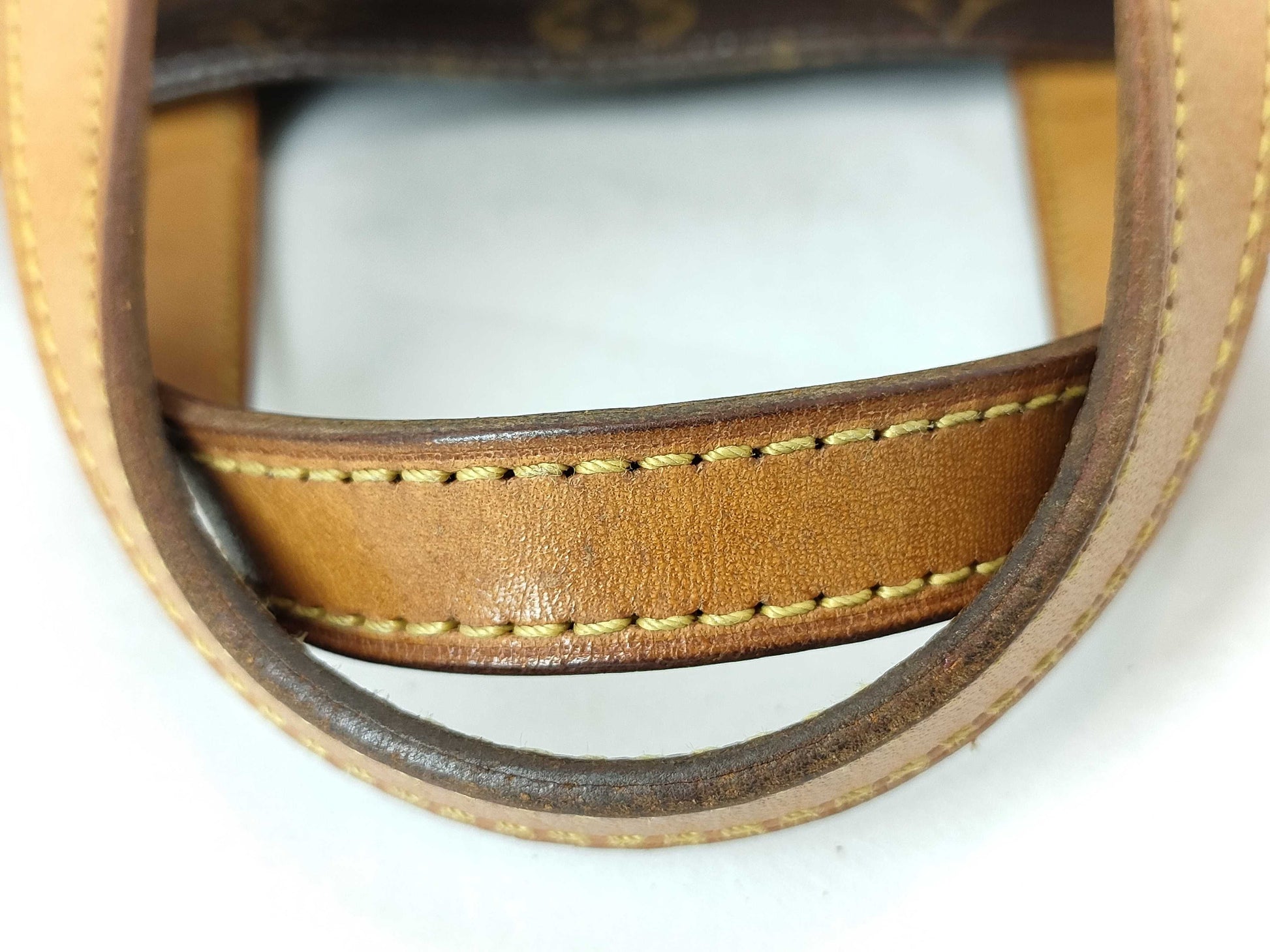 LOUIS VUITTON Monogram Vuitton Bag Handbag
