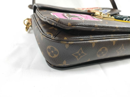 LOUIS VUITTON Louis Vuitton Metis MM Shoulder Bag