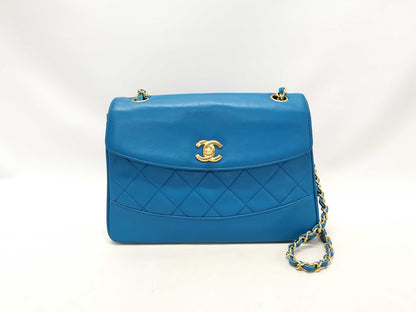 CHANEL Chain Shoulder Bag