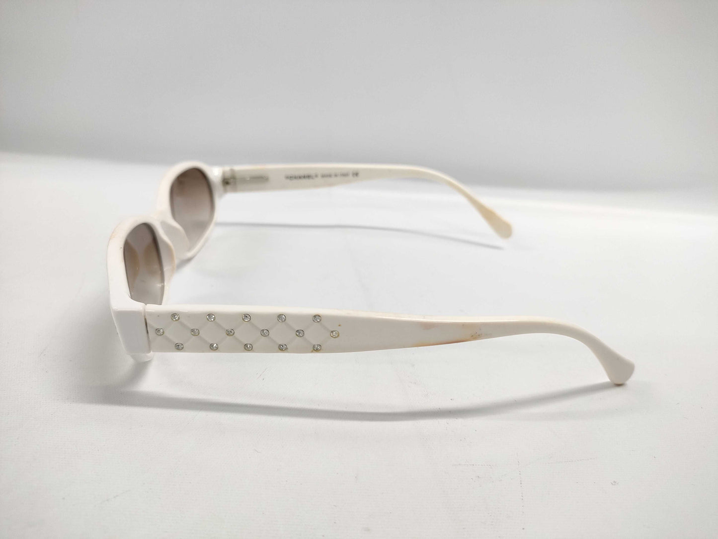  CHANEL Chanel Plastic Sunglasses 5059-B White Sunglasses/Eyeglasses