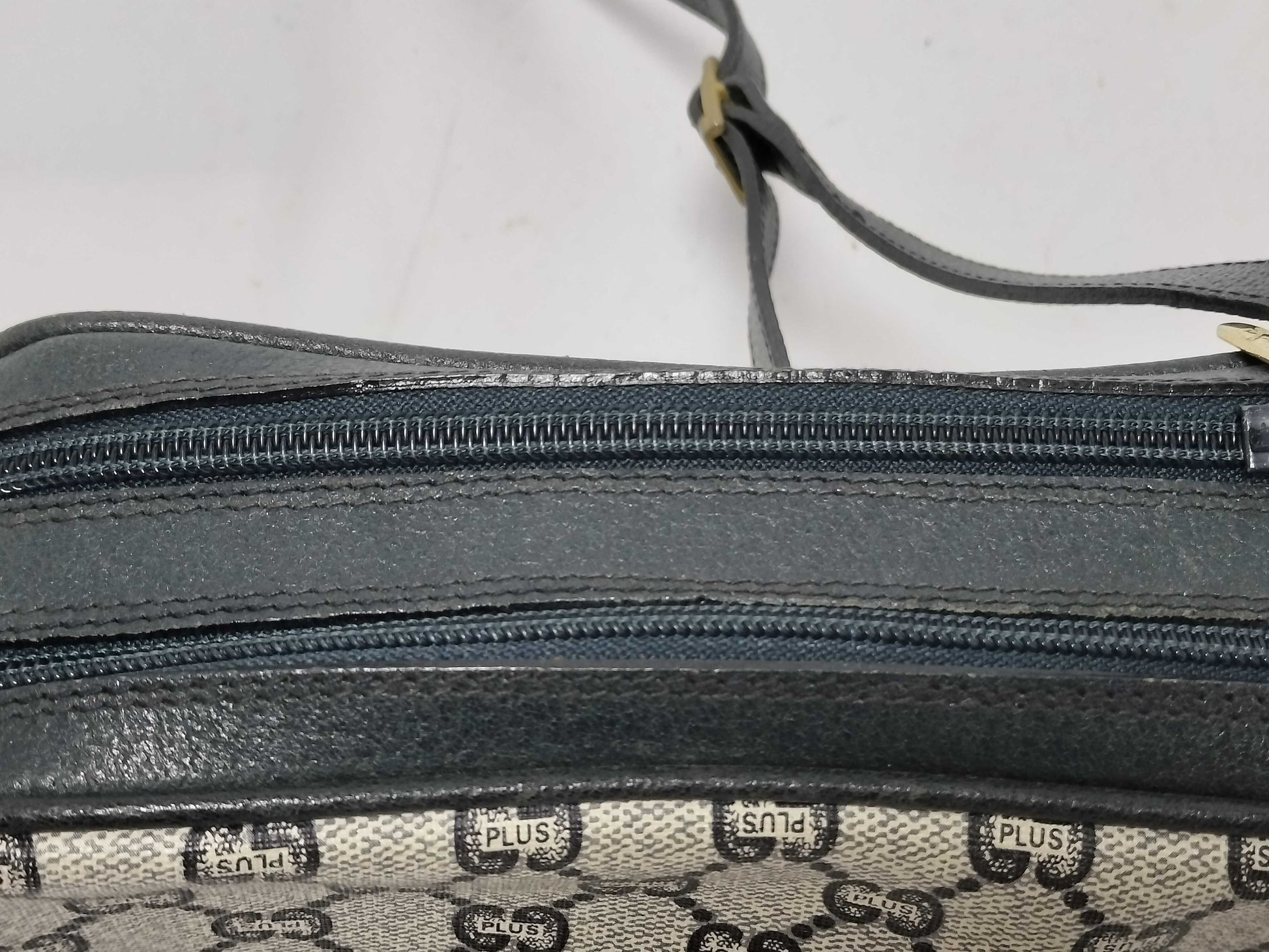 GUCCI GG Plus Gucci PVC Shoulder Bag White x Black Shoulder Bag