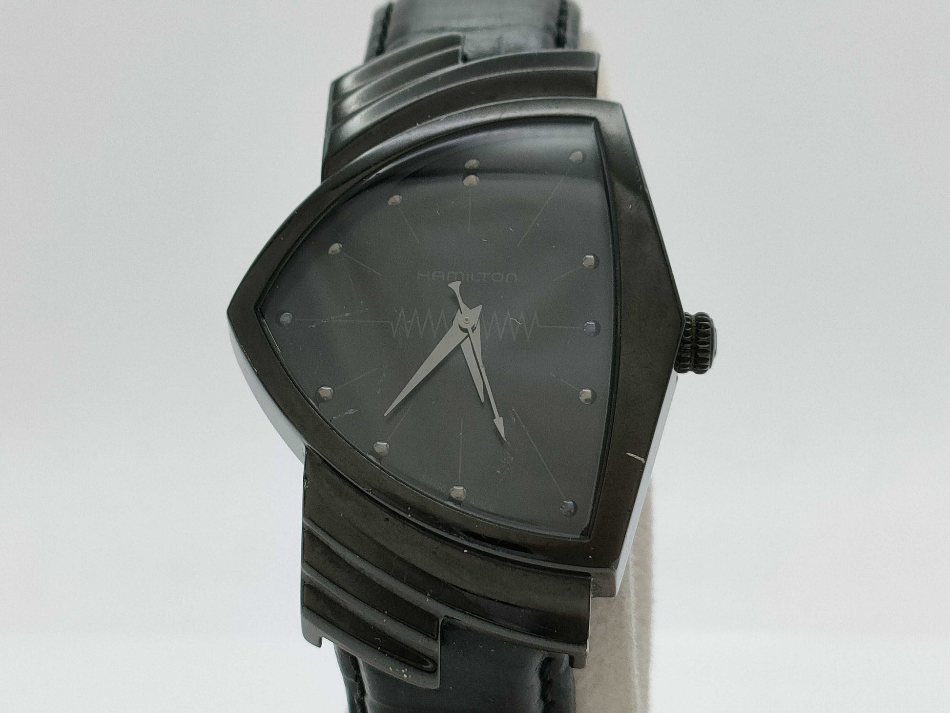 HAMILTON Ventura H244010 Quartz Black Dial Immovable No Guaranteed Operation Men's Watch