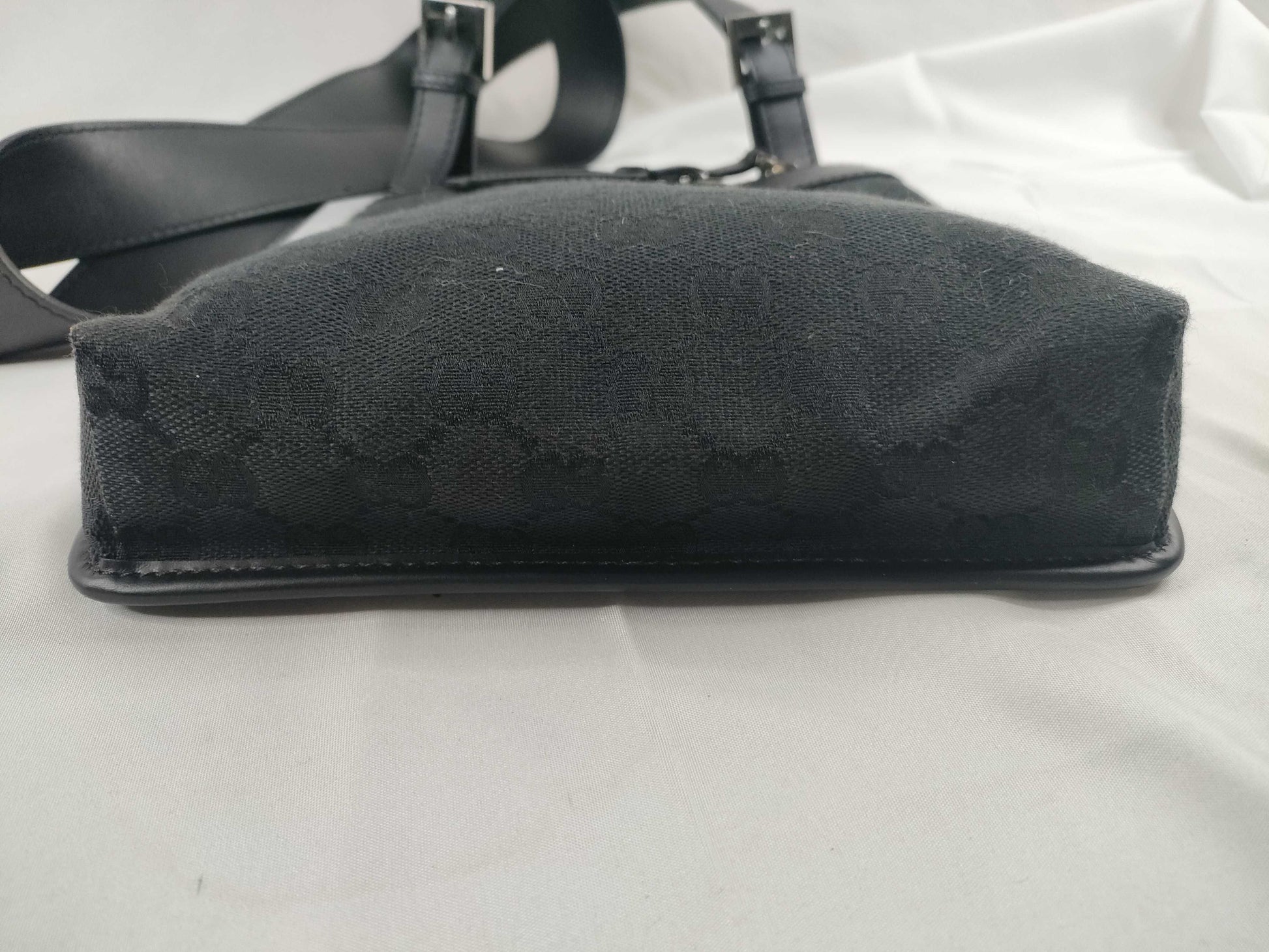 GUCCI GG Canvas Gucci GG Canvas Shoulder Bag 92562 001013 Black Shoulder Bag