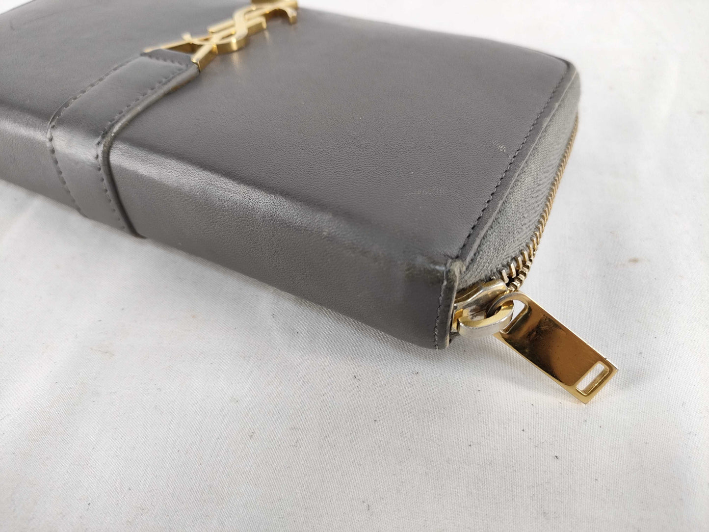 SAINT LAURENT Yves Saint Laurent Leather Long Wallet Grey Wallet