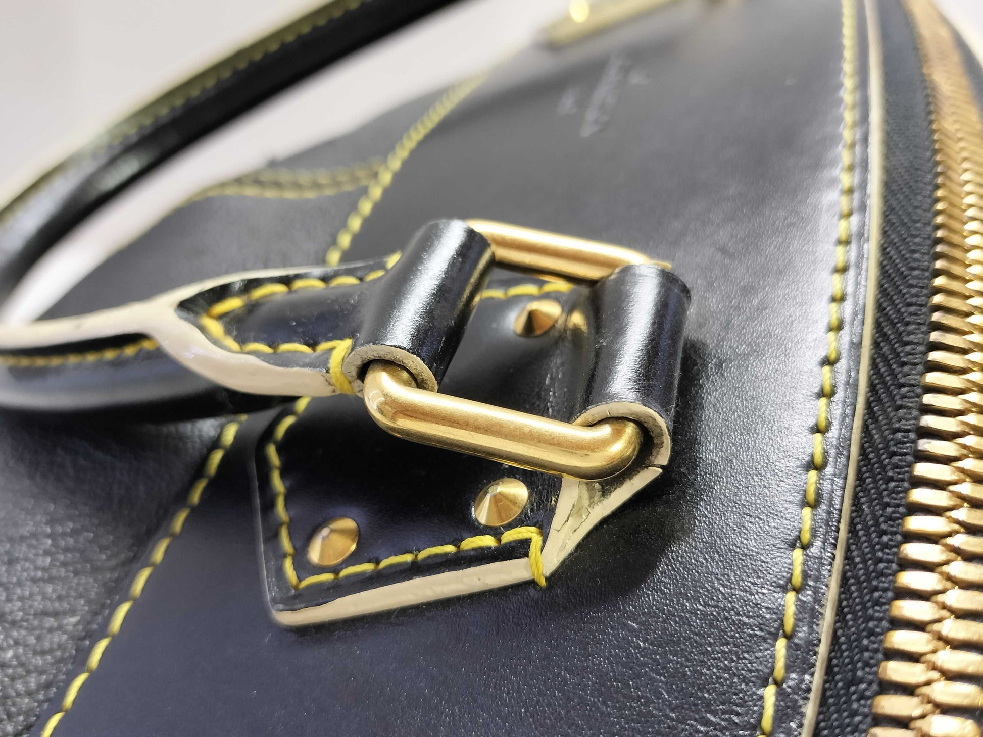 LOUIS VUITTON Suhari LV Suhari Lockit MM M91875 DU0076 Tote Bag