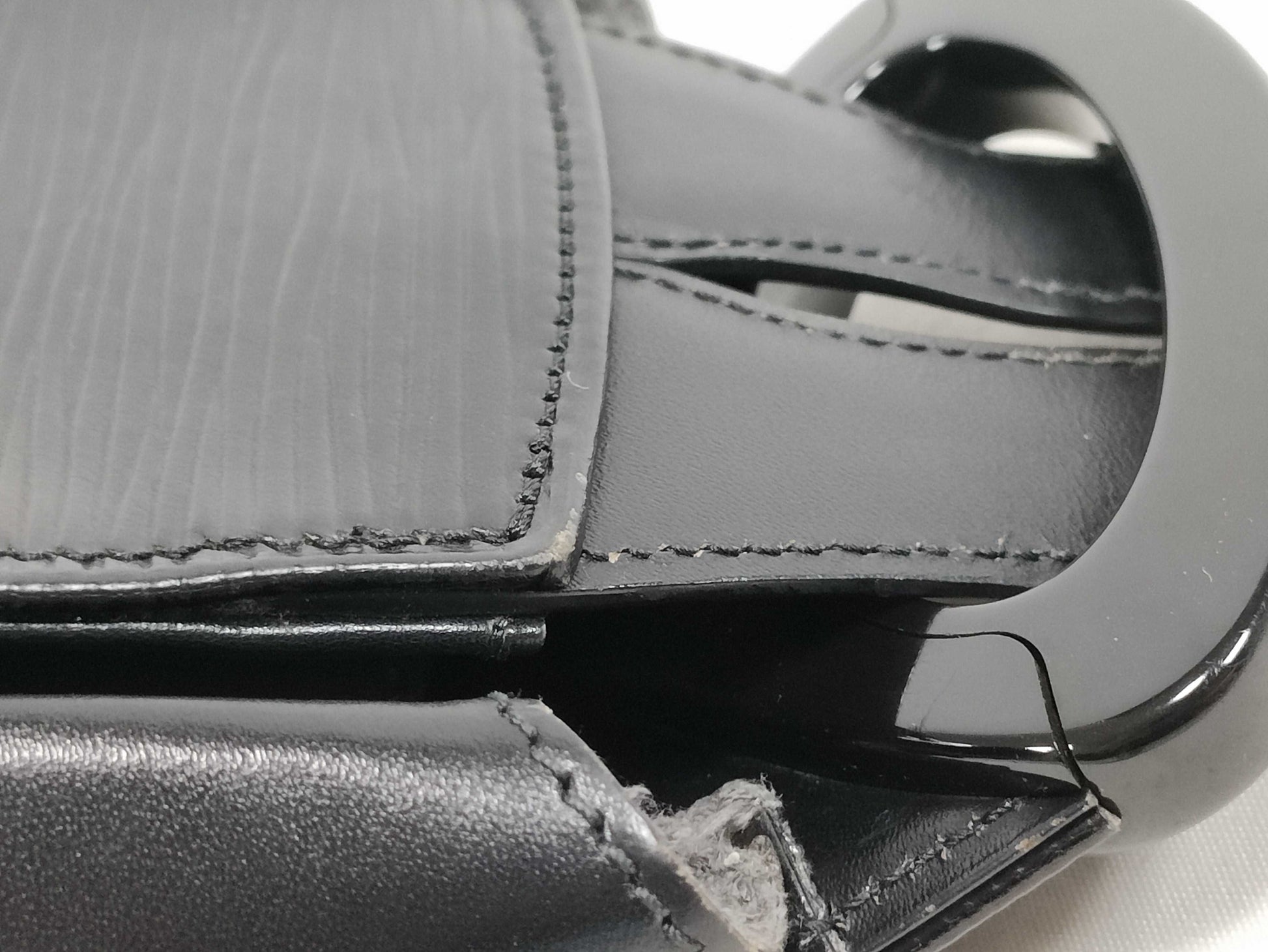 LOUIS VUITTON Epi LV Epi Mini M52392 MI0998 Shoulder Bag