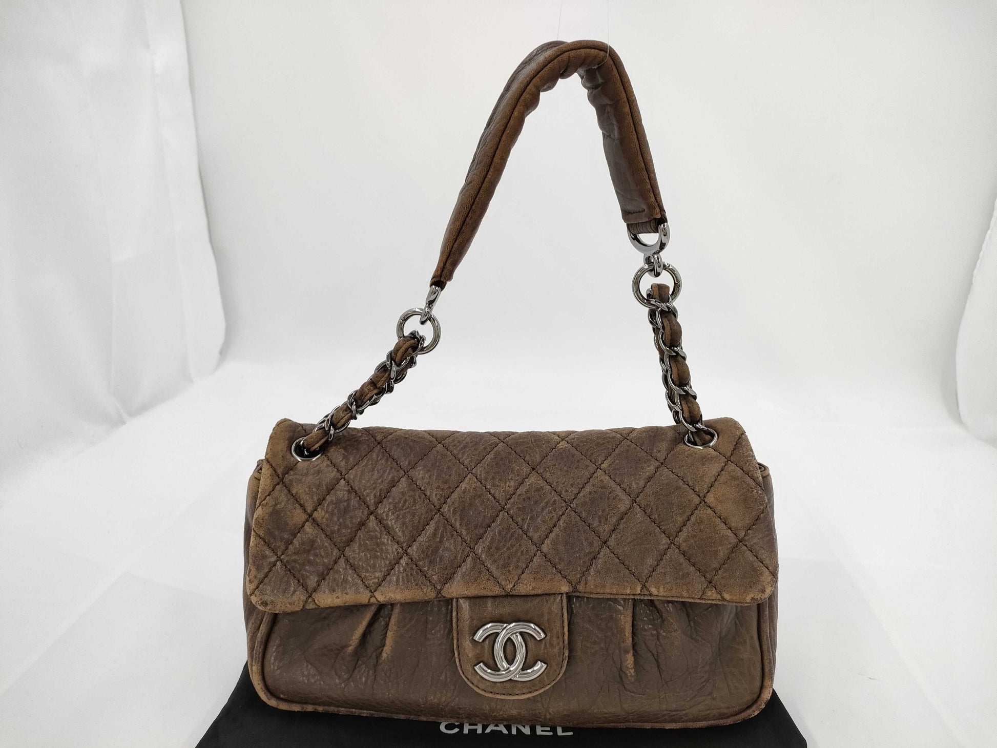 CHANEL Matelasse Chain Semi-Shoulder Leather Shoulder Bag