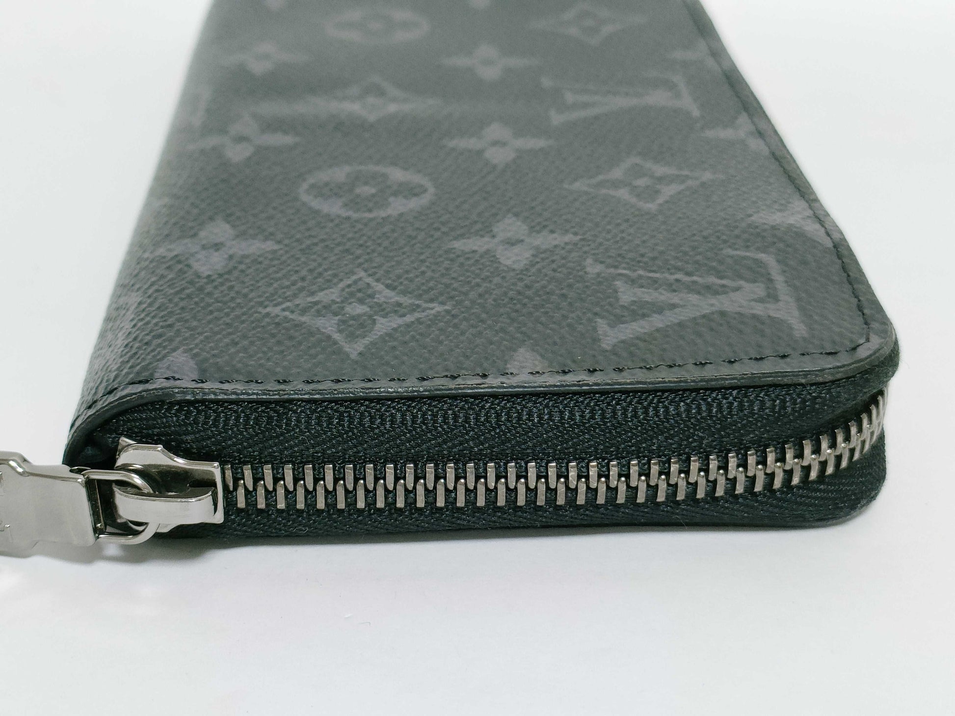 LOUIS VUITTON M11611 Zippy Wallet Horizontal Wallet