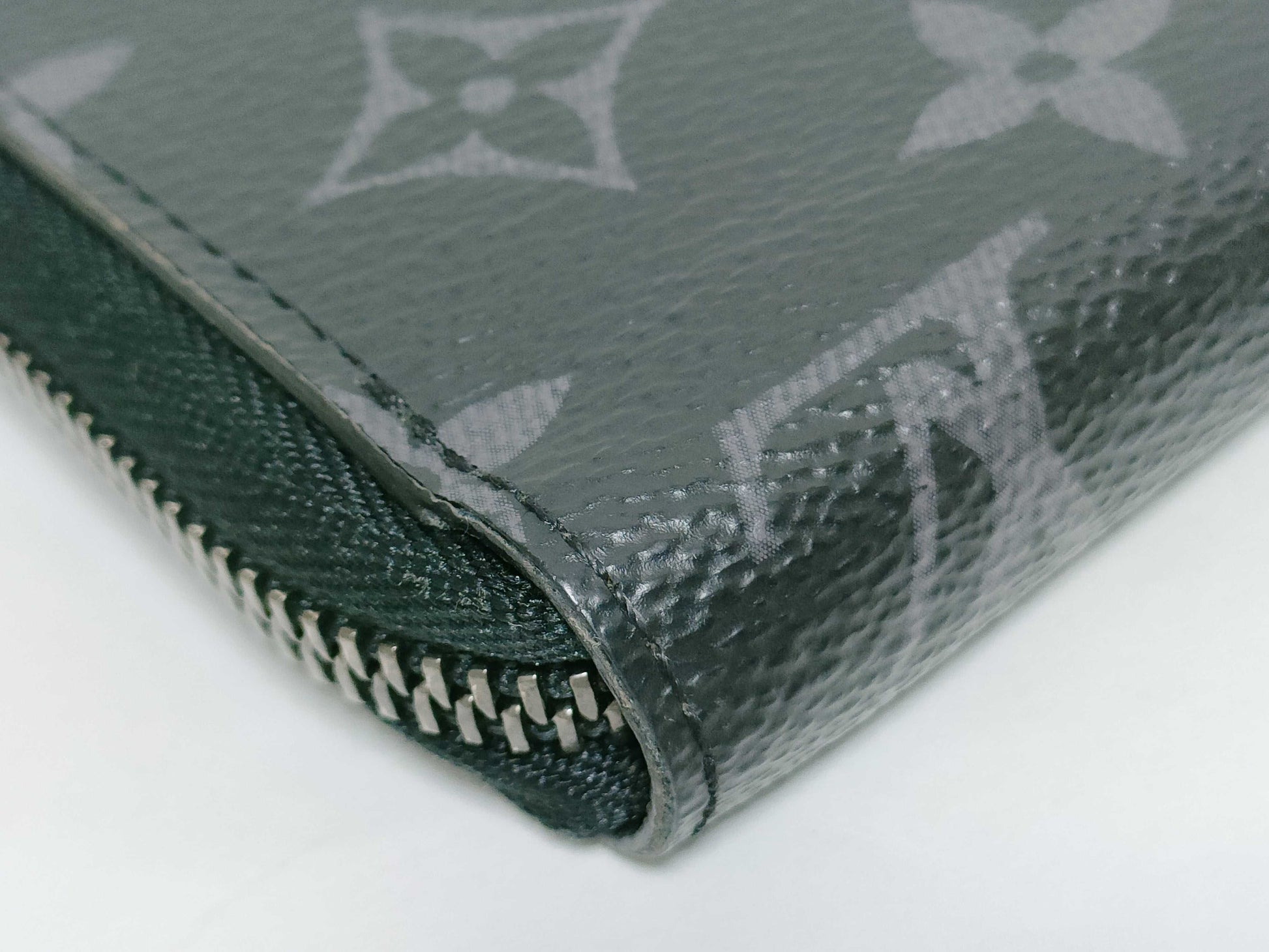 LOUIS VUITTON M11611 Zippy Wallet Horizontal Wallet