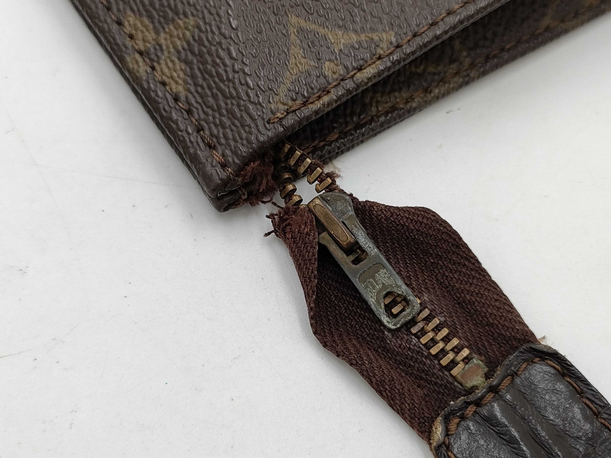 LOUIS VUITTON Bag Louis Vuitton Clutch Bag