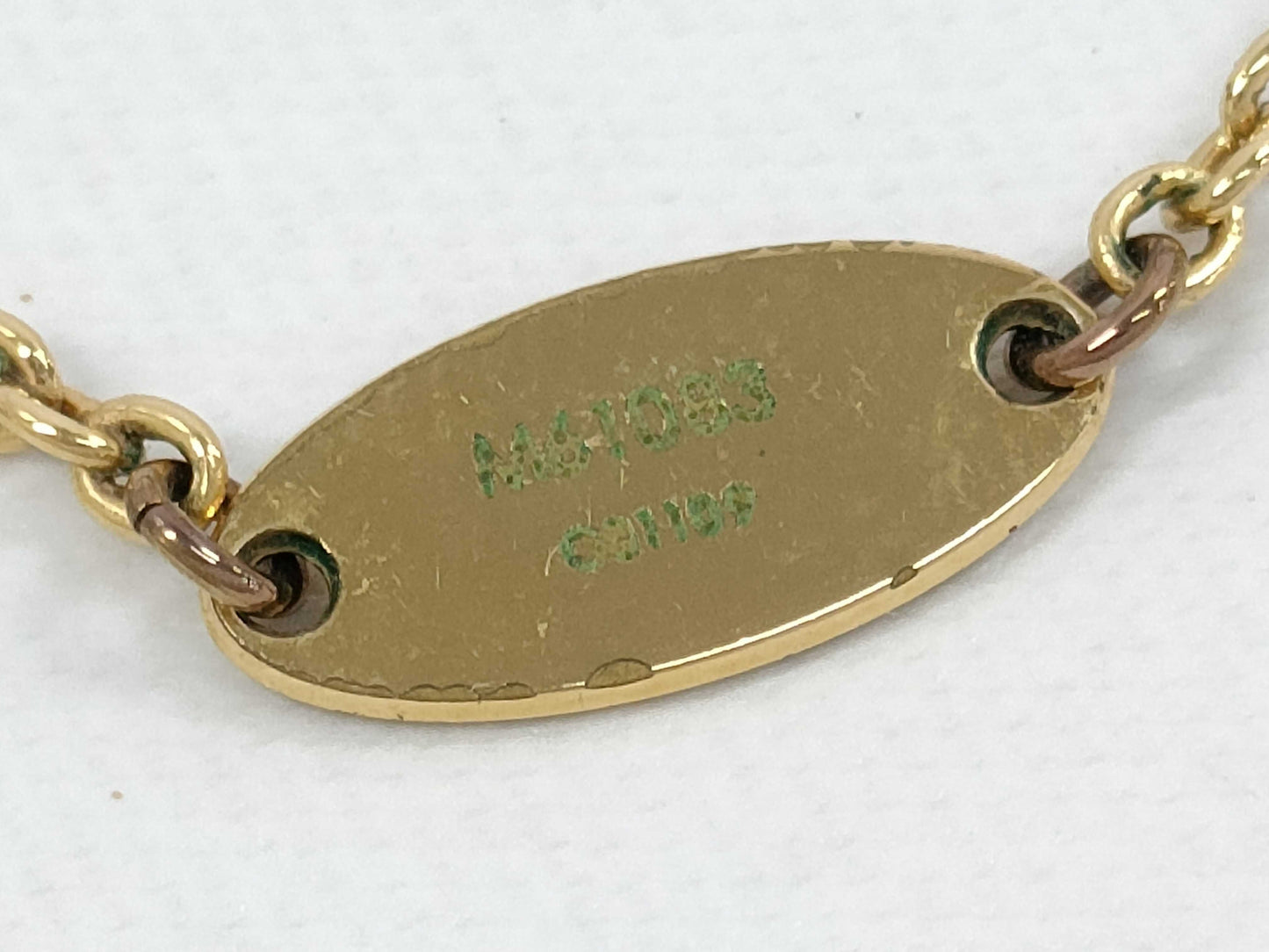 LOUIS VUITTON Essential V Necklace M61083 Necklace