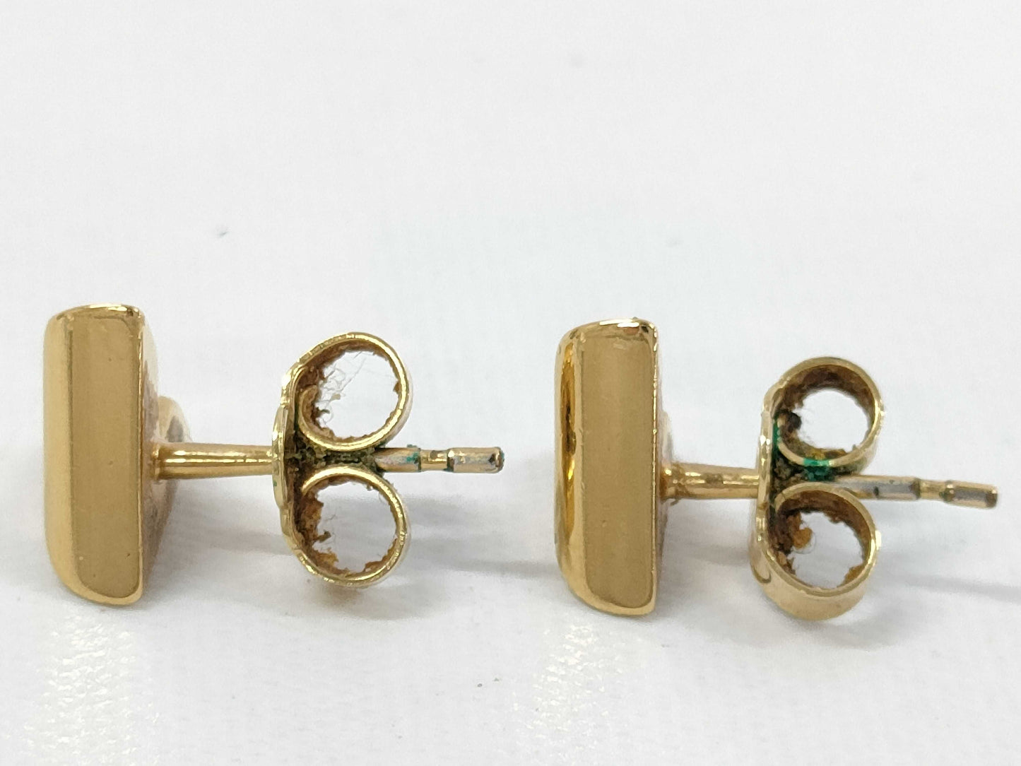 LOUIS VUITTON Essential V Earrings M68153 Serial LE0251 Earrings