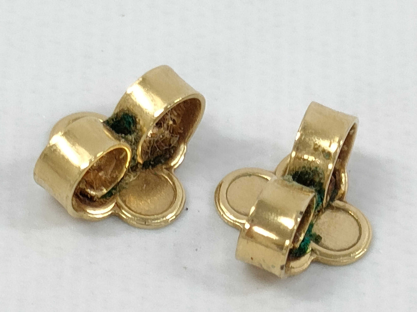 LOUIS VUITTON Essential V Earrings M68153 Serial LE0251 Earrings