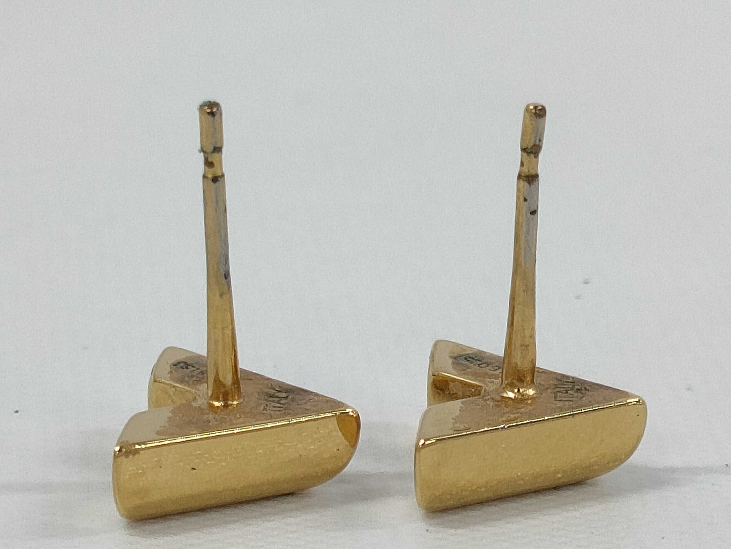 LOUIS VUITTON Essential V Earrings M68153 Serial LE0251 Earrings