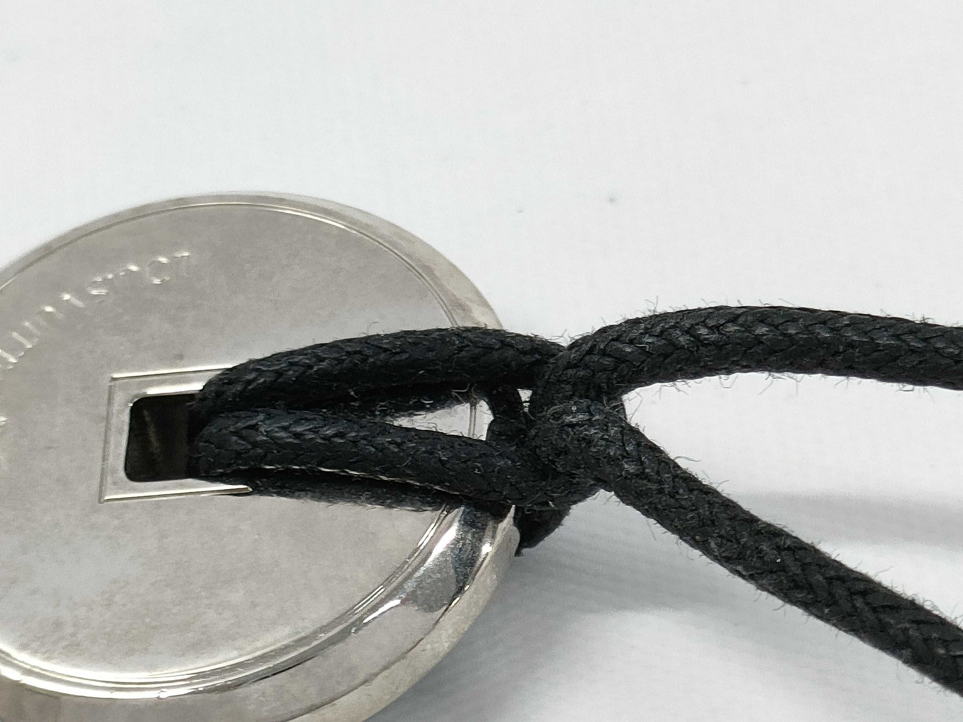 LOUIS VUITTON Eclipse M62589 Serial DI0138 Necklace