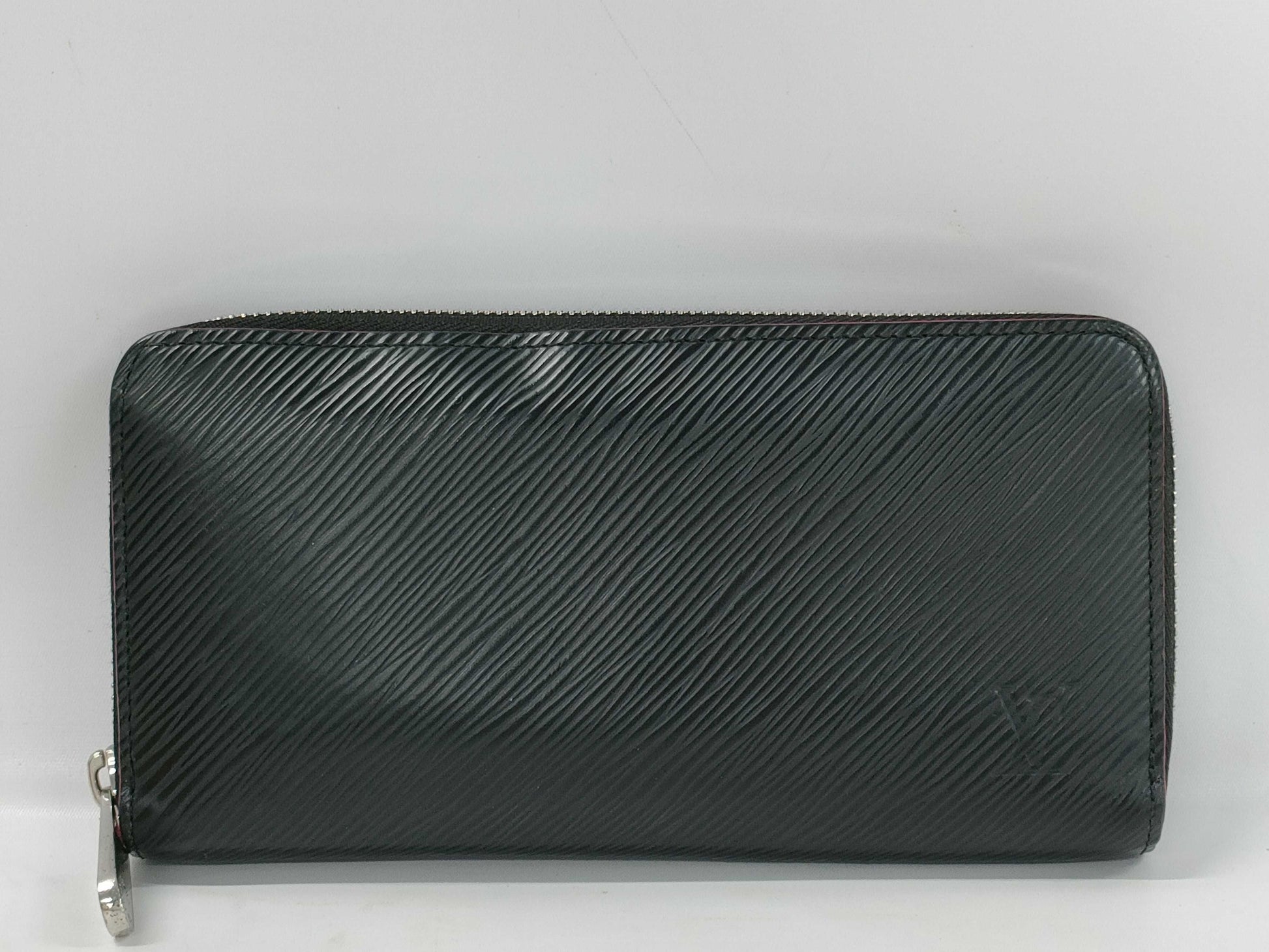 LOUIS VUITTON Epi Zippy Wallet, Bicolor Black/Hot Pink, M64838, Serial Number GI0210