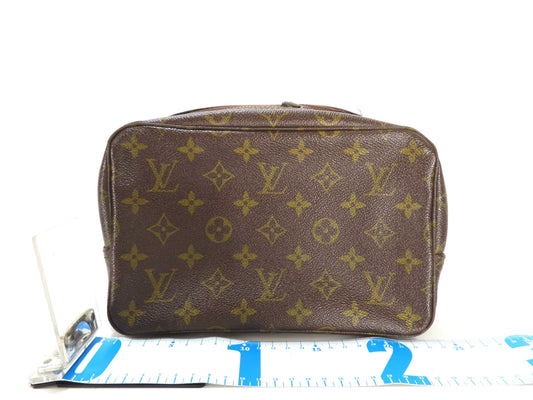 LOUIS VUITTON Monogram Monogram Truth Toilette 821 Pouch