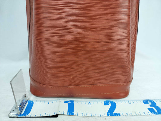 LOUIS VUITTON Epi LV Epi Noe M40843 AR0965 Shoulder Bag
