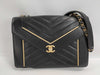 CHANEL CHANEL Chevron Chain Shoulder Bag in Calfskin/Black/GD