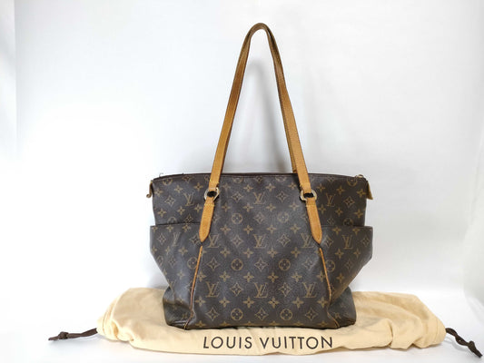 LOUIS VUITTON Monogram Louis Vuitton Monogram Totaly PM Tote Bag