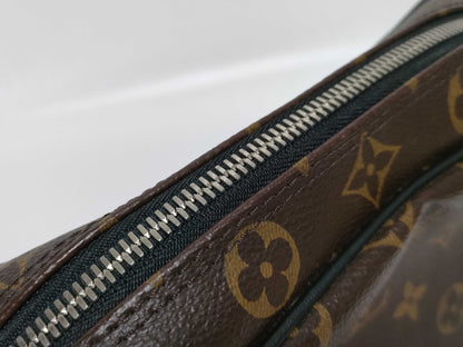 LOUIS VUITTON Monogram Louis Vuitton Monogram MacArthur Truth Wallet 24 Pouch
