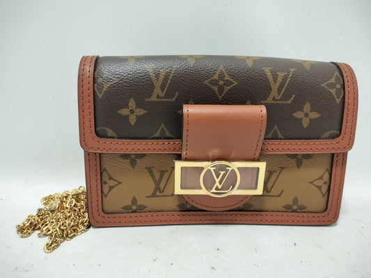 LOUIS VUITTON Portefeuille Dauphine M68746 Shoulder Bag