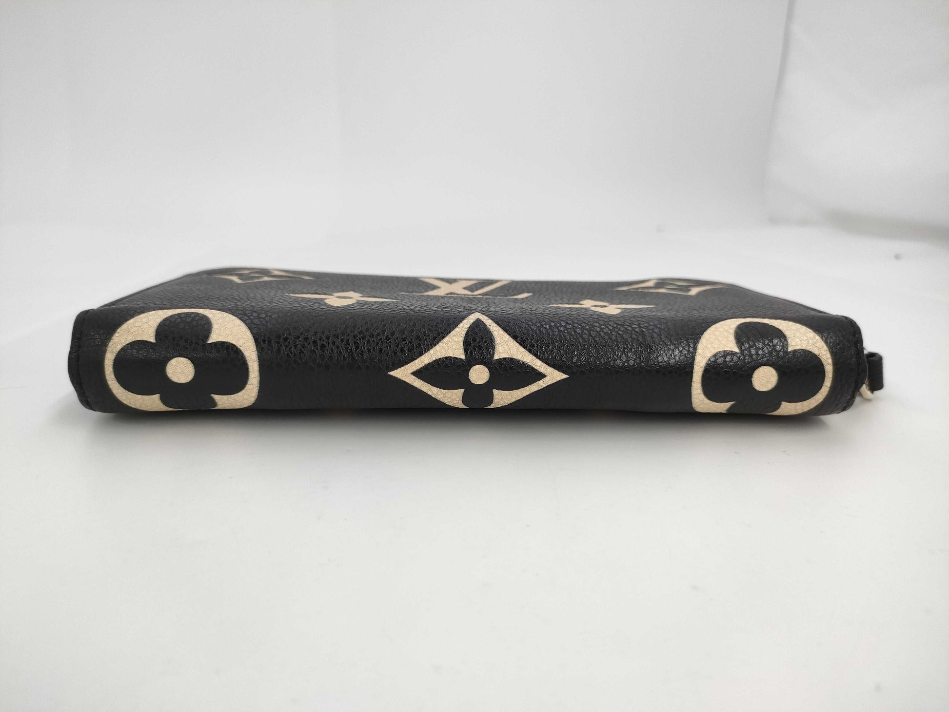 LOUIS VUITTON Empreinte Zippy Wallet in Black and Beige with IC Tag and G Hardware