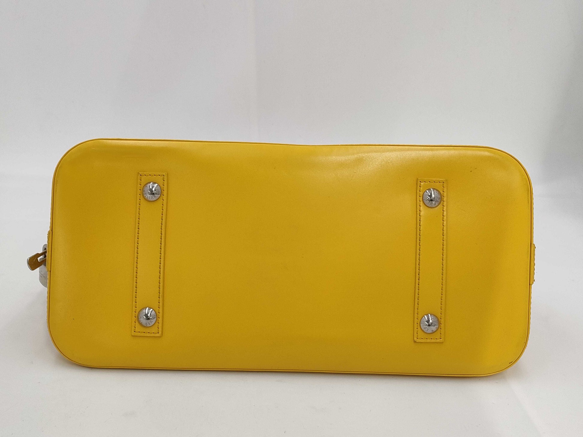 LOUIS VUITTON Louis Vuitton Alma Handbag Handbag