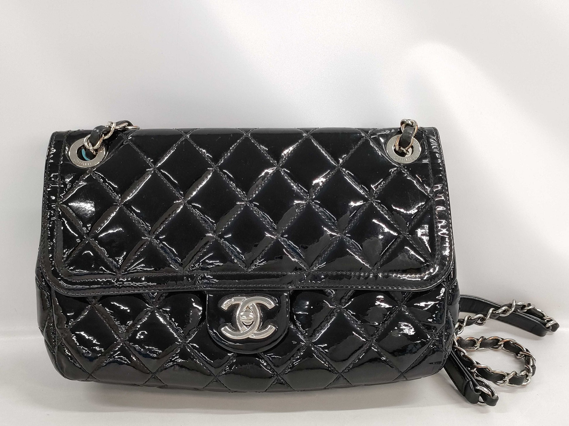 CHANEL Matelasse Shoulder Bag Shoulder Bag