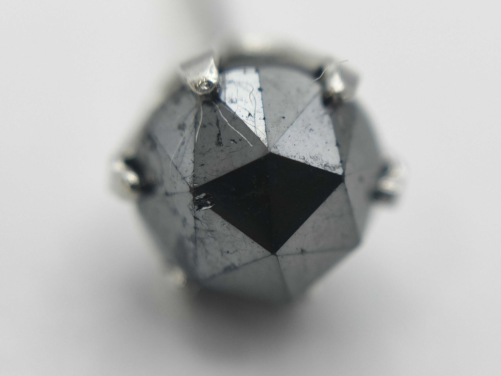 Black Stone 0.90/0.90ct PT900 0.7g Earrings 