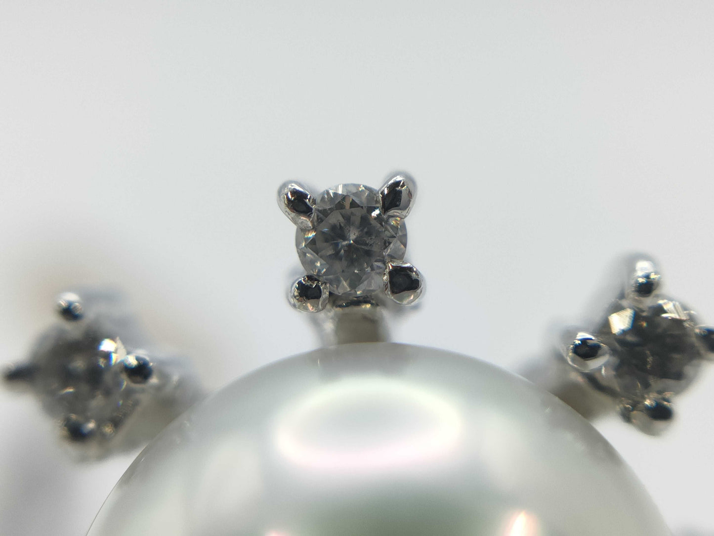 Pearl diameter approx. 8.1/8.1mm D0.11/0.11ct K14WG/PT900 6.1g Earrings 