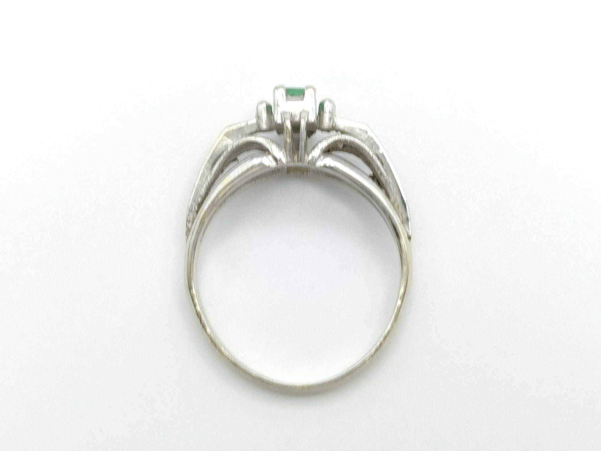 Emerald K14WG 2.3g Ring 
