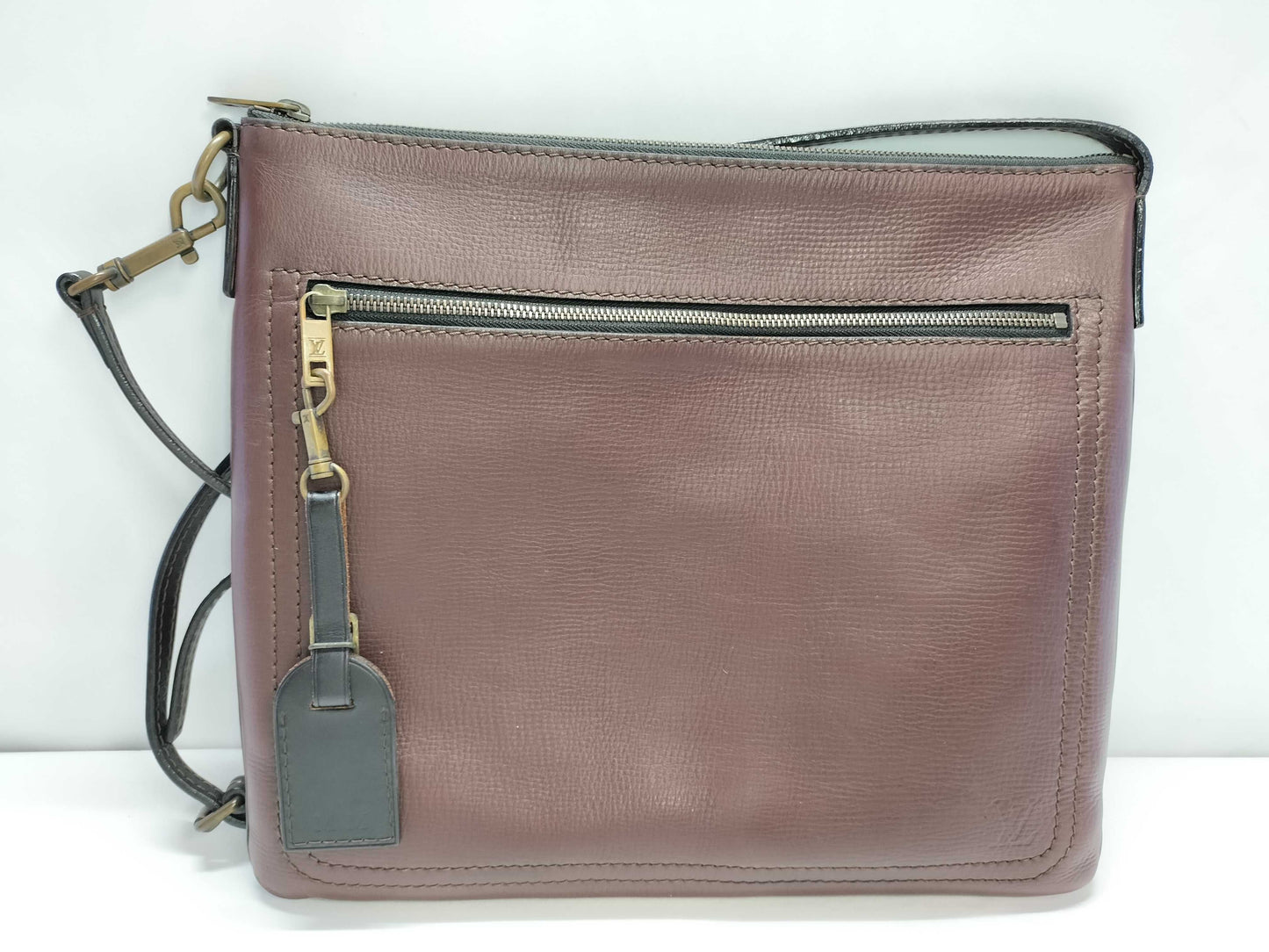 LOUIS VUITTON Utah Louis Vuitton Utah Sack Plastic Leather Shoulder Bag Serial Shoulder Bag