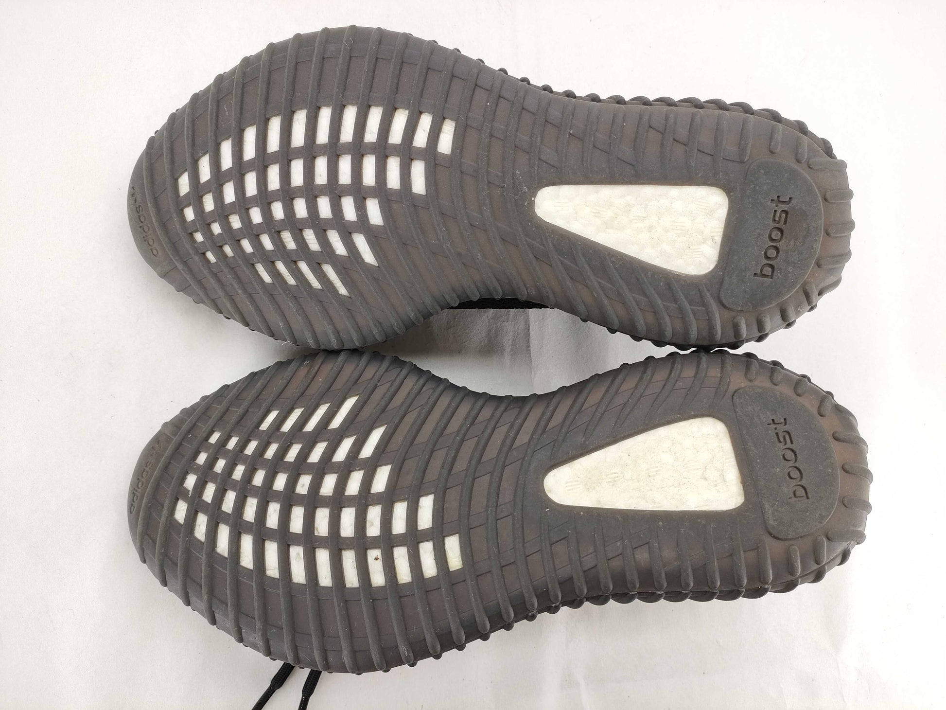 ADIDAS YEEZY BOOST 350 V2 OREO 2016 Size US9 1/2 27.5CM Sneakers