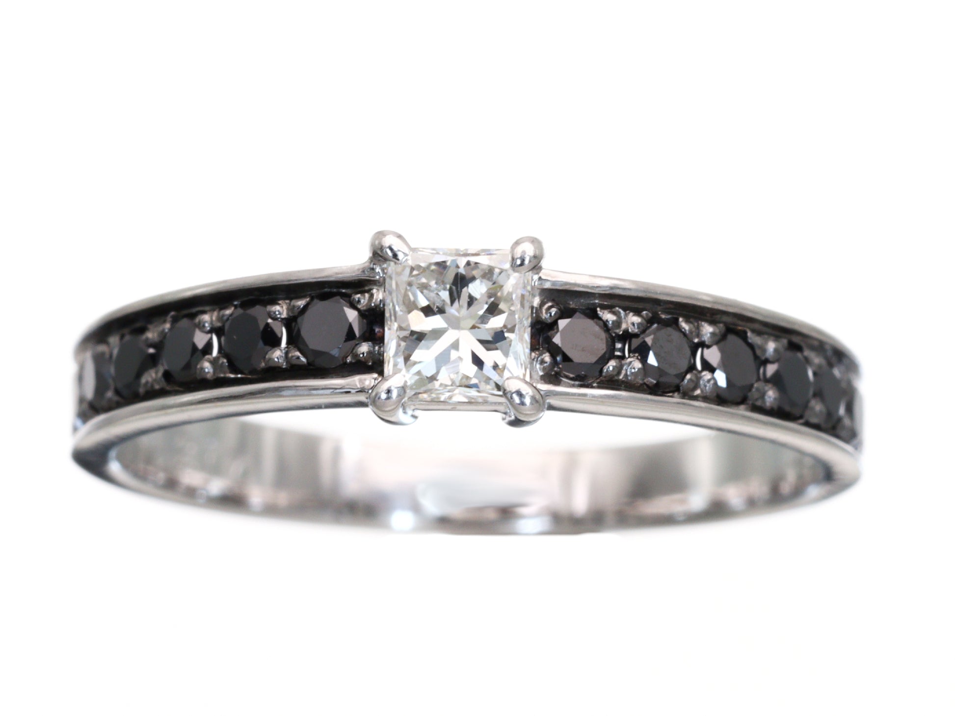 D0.277ct BLKD0.31ct K18WG 2.0g Ring 