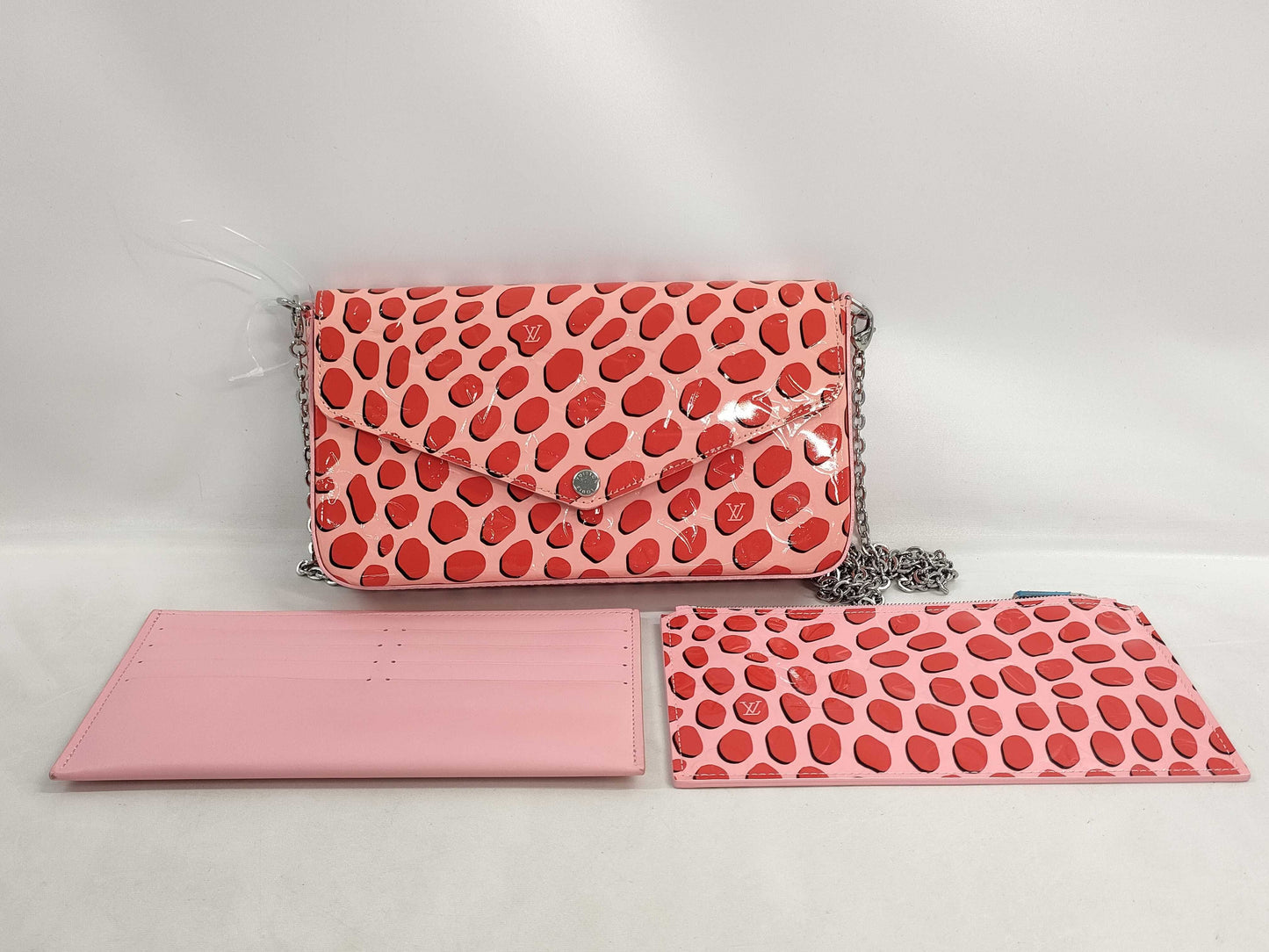 LOUIS VUITTON Felicie Chain Shoulder Bag