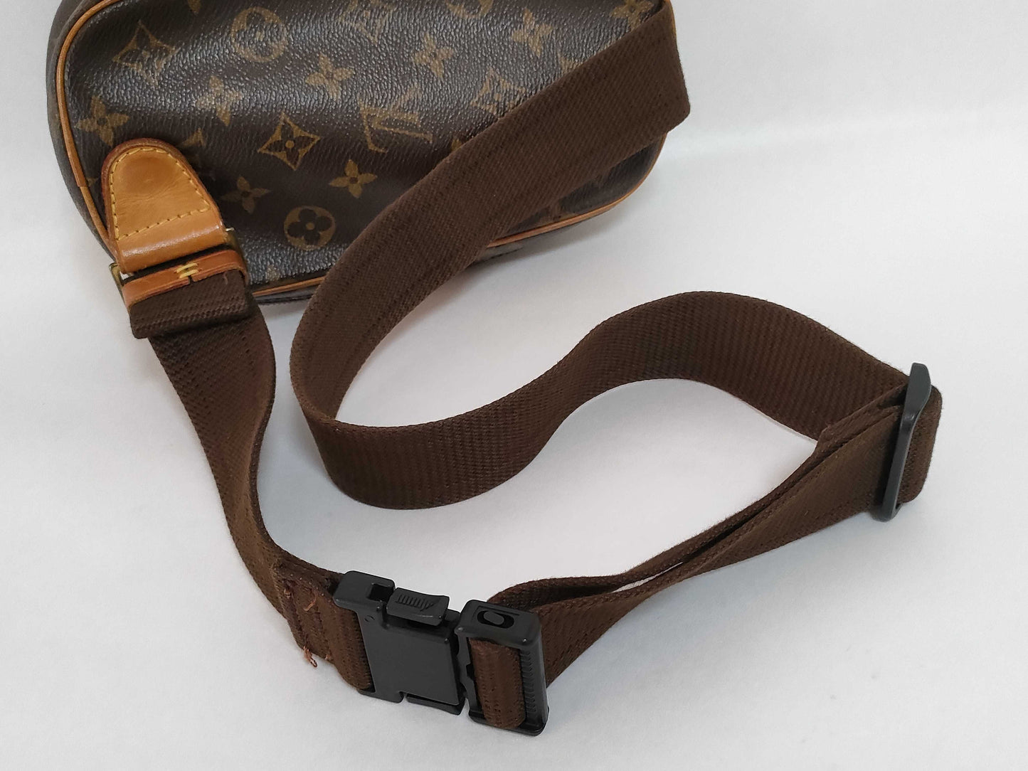 LOUIS VUITTON Monogram Pochette Ganju M51870 CA1022 Shoulder Bag