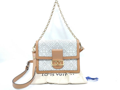 LOUIS VUITTON LV Louis Vuitton Dauphine MM Monogram Reverse M59483 RFID Enabled Handbag